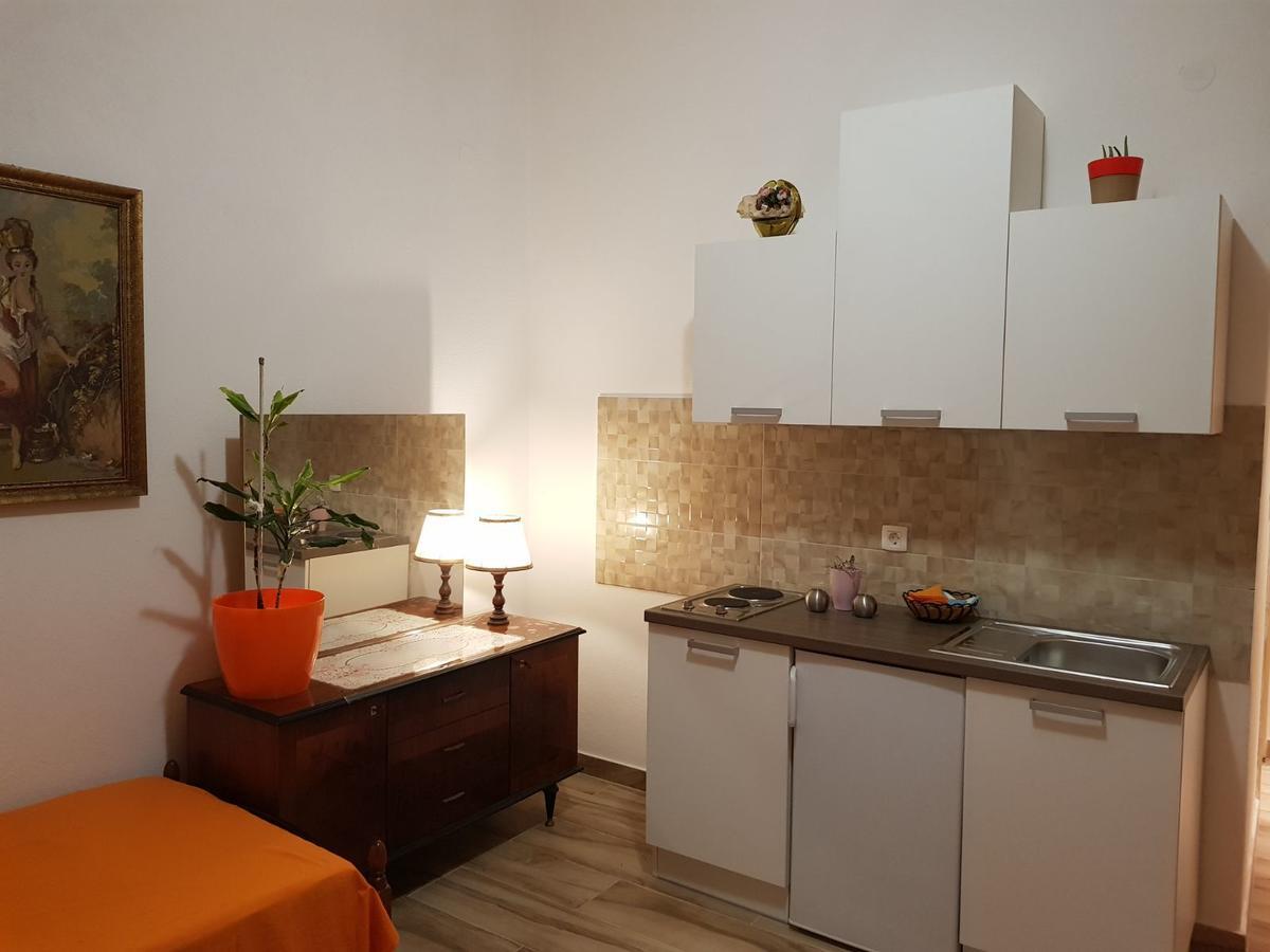 Apartments Pomalo Макарська Екстер'єр фото